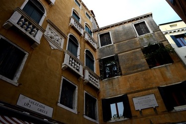 VENEZIA fotografie di Giulio Azzarello ©2022.