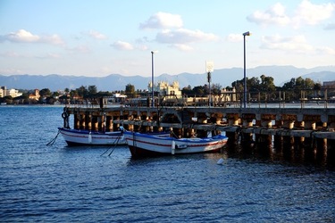 BARCHE. Fotografie di Giulio Azzarello ©2022. BARCHE. Fotografie di Giulio Azzarello ©2022.