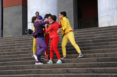 DANZE URBANE contemporanee per le vie di Palermo. Fotografie di Giulio Azzarello &copy;2014.