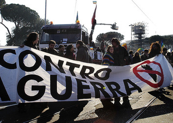 MANIFESTAZIONE per la PACE. Fotografie di Giulio Azzarello ©2014. MANIFESTAZIONE per la PACE. Fotografie di Giulio Azzarello ©2014.