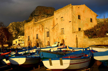 BORGATA MARINARA di SFERRACAVALLO in Sicilia. Fotografie di Giulio Azzarello &copy;2106.