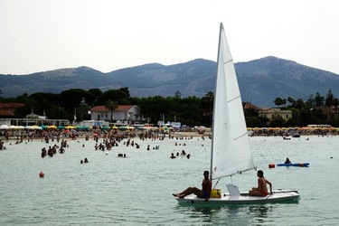 MONDELLO. Fotografe di Giulio Azzarello &copy;2023.
