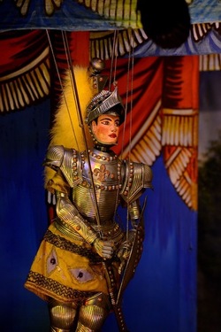 OPERA dei PUPI di Mimmo e Giacomo Cuticchio. Fotografia di Giulio Azzarello ©2020. OPERA dei PUPI di Mimmo e Giacomo Cuticchio. Fotografia di Giulio Azzarello ©2020.