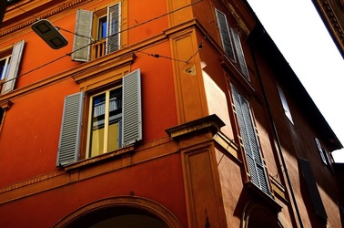 BOLOGNA centro storico. Fotografie di Giulio Azzarello &copy;2018.