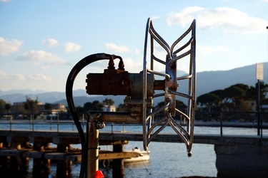 BARCHE. Fotografie di Giulio Azzarello ©2022. BARCHE. Fotografie di Giulio Azzarello ©2022.