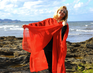 SARA FAVARO attrice e scrittrice italiana. Fotografie di Giulio Azzarello &copy;2015 2016.