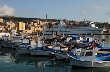 PORTO EMPEDOCLE in Sicilia. Fotografie di Giulio Azzarello &copy;2014.