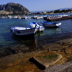 MONDELLO. Fotografie di Giulio Azzarello &copy;2022.