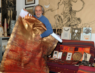 NICOLO D ALESSANDRO pittore e disegnatore siciliano nato a Tripoli. Fotografie di Giulio Azzarello &copy;2014.