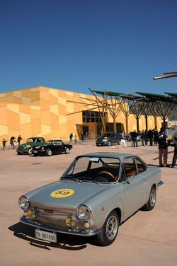 AUTO CLASSICHE ovvero la loro modernit&agrave; in mostra con tanti modelli del passato. Fotografie di Giulio Azzarello &copy;2014.