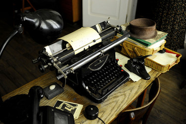 IL MUSEO SCHINDLER a Cracovia. Fotografie di Giulio Azzarello ©2016. IL MUSEO SCHINDLER a Cracovia. Fotografie di Giulio Azzarello ©2016.