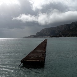 MONDELLO. Fotografie di Giulio Azzarello ©2024. MONDELLO. Fotografie di Giulio Azzarello ©2024.