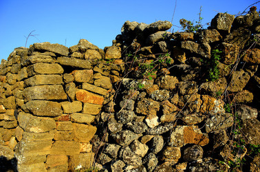 ISOLA DI USTICA pietre. Fotografie di Giulio Azzarello &copy;2016.
