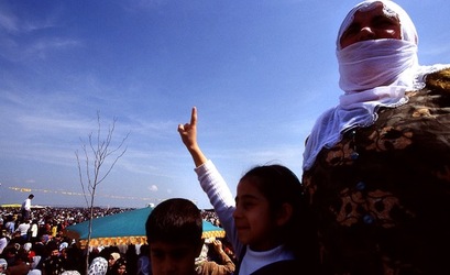 NEWROZ marzo 2001. Curdistan turco. Fotografie di Giulio Azzarello ©2001 2022. NEWROZ marzo 2001. Curdistan turco. Fotografie di Giulio Azzarello ©2001 2022.