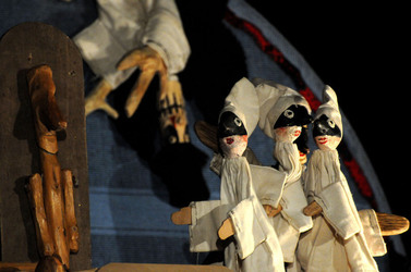 BRUNO LEONE e il suo Pulcinella spettacolo. Fotografie di Giulio Azzarello ©2014. BRUNO LEONE e il suo Pulcinella spettacolo. Fotografie di Giulio Azzarello ©2014.