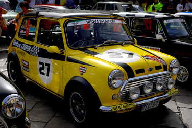 RADUNO di auto classiche MiniCooper. Fotografie di Giulio Azzarello &copy;2016.