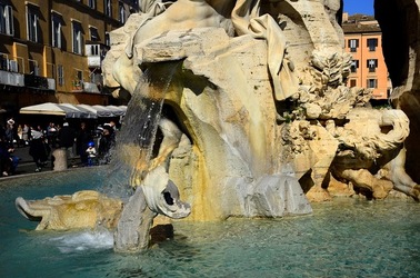 PIAZZA NAVONA Roma. Fotografie di Giulio Azzarello ©2020. PIAZZA NAVONA Roma. Fotografie di Giulio Azzarello ©2020.