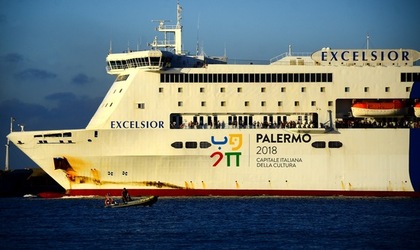 LA COSTA e il PORTO di PALERMO fotografie di Giulio Azzarello &copy;2018.