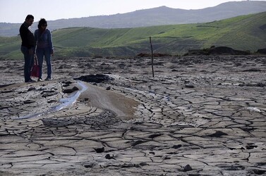 LE MACALUBE di Sicilia. Fotografie di Giulio Azzarello ©2014. LE MACALUBE di Sicilia. Fotografie di Giulio Azzarello ©2014.