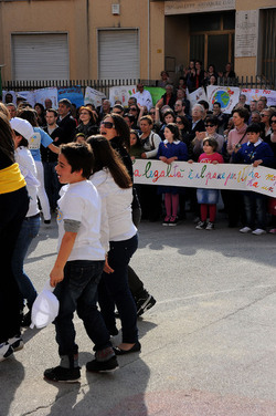 IL MURO DELL ANTIMAFIA e della legalit&agrave; a Partinico in Sicilia. Fotografie di Giulio Azzarello &copy;2014.
