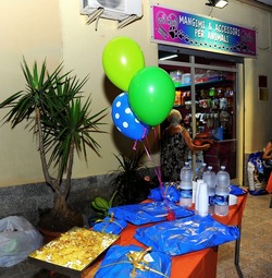 NEGOZIO di ANIMALI. Fotografie di Giulio Azzarello ©2018. NEGOZIO di ANIMALI. Fotografie di Giulio Azzarello ©2018.