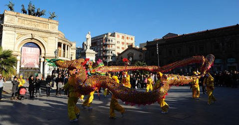 CAPODANNO CINESE panoramiche e particolari. Fotografie di Giulio Azzarello &copy;2014.