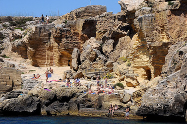 ISOLA DI FAVIGNANA in Sicilia. Visioni panoramiche o particolari. Fotografie di Giulio Azzarello ©2014. ISOLA DI FAVIGNANA in Sicilia. Visioni panoramiche o particolari. Fotografie di Giulio Azzarello ©2014.