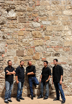 GIACOMO CUTICCHIO e il suo ensemble musicale. Fotografie di Giulio Azzarello &copy;2014.