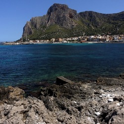 BAIA DEL CORALLO. Fotografie di Giulio Azzarello &copy;2022.