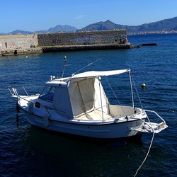 BARCHE. Fotografie di Giulio Azzarello &copy;2022.