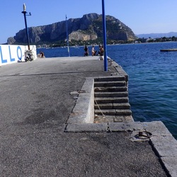 MONDELLO. Fotografie di Giulio Azzarello ©2022.