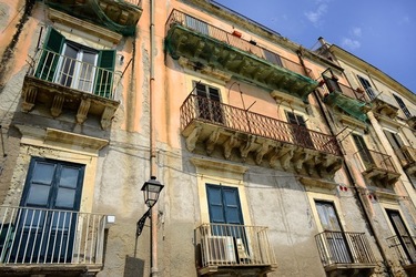 ORTIGIA CENTRO STORICO fotografie di Giulio Azzarello ©2019. ORTIGIA CENTRO STORICO fotografie di Giulio Azzarello ©2019.