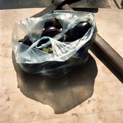 STILL LIFE ASSURDI fotografie di Giulio Azzarello ©2021. STILL LIFE ASSURDI fotografie di Giulio Azzarello ©2021.