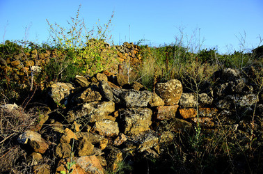 ISOLA DI USTICA pietre. Fotografie di Giulio Azzarello &copy;2016.