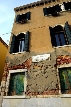 VENEZIA fotografie di Giulio Azzarello ©2022.
