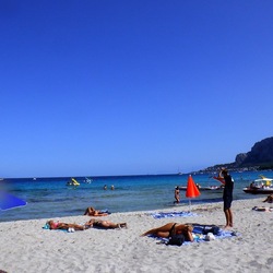 MONDELLO. Fotografie di Giulio Azzarello ©2022.