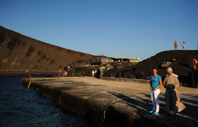 PROCESSIONE RELIGIOSA DEL MARE a Linosa. Fotografie di Giulio Azzarello ©2014. PROCESSIONE RELIGIOSA DEL MARE a Linosa. Fotografie di Giulio Azzarello ©2014.