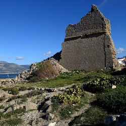 RUDERE DI PIETRA. Fotografie di Giulio Azzarello &copy;2022.