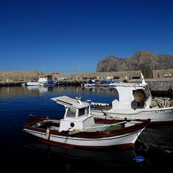 ISOLA. Fotografie di Giulio Azzarello &copy;2024.