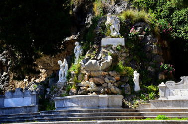 MONREALE in Sicilia. Fotografie di Giulio Azzarello &copy;2016.
