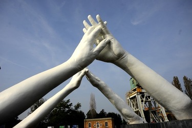 LE MANI DI LORENZO QUENN Biennale di Venezia. Fotografie di Giulio Azzarello &copy;2020.