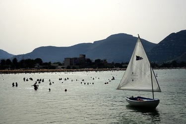 MONDELLO. Fotografe di Giulio Azzarello &copy;2023.