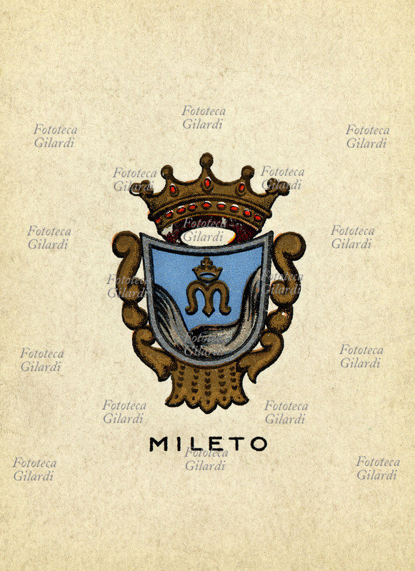 MILETO (Catanzaro) edificato nel 1784 poco lontano dalle rovine di Mileto Vecchio, devastato dal un terremoto del 1793. La vecchia cittadina era antichissima e raggiunge una notevole importanza nel sec XI all\