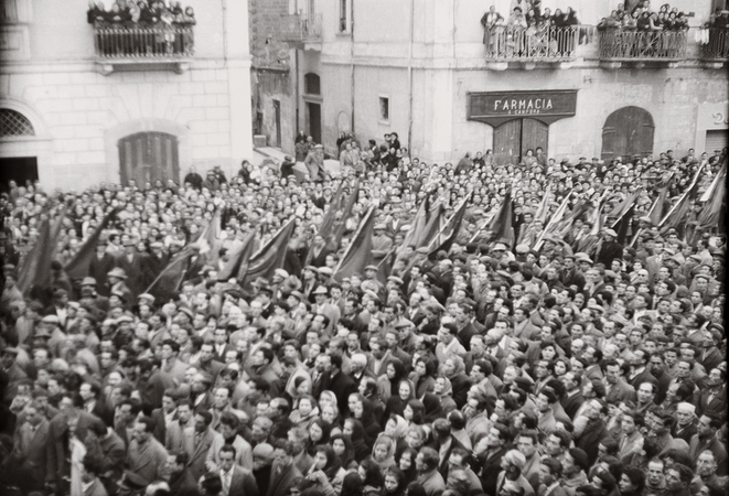 A BARLETTA PER LE VITTIME DEGLI SCONTRI A BARLETTA PER LE VITTIME DEGLI SCONTRI