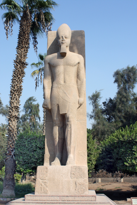 STATUA DI RAMSES II MUSEO DI MENFI STATUA DI RAMSES II MUSEO DI MENFI