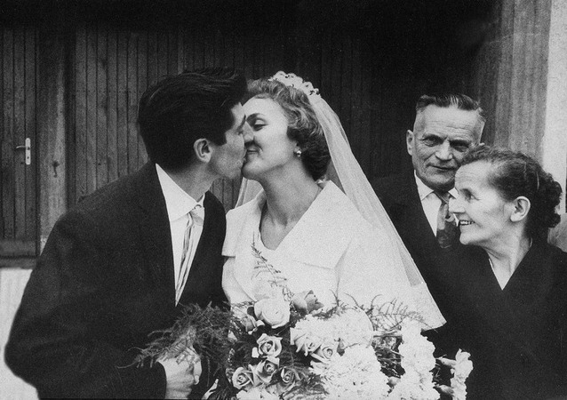 IL BACIO DEGLI SPOSI