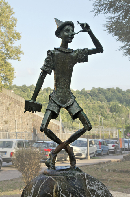 MONUMENTO A PINOCCHIO PONTREMOLI MONUMENTO A PINOCCHIO PONTREMOLI