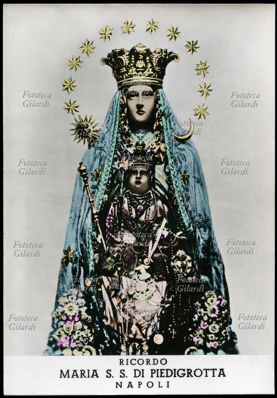 MADONNA DI PIEDIGROTTA cartolina postale fotografica, ricordo del Santuario. Napoli, 1950 circa
