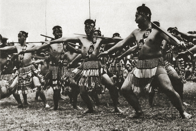 MAORI DANZA RITUALE DI GUERRA HAKA