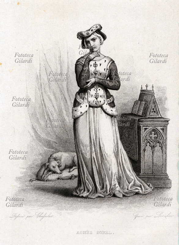 Agnes SOREL (1422-1450) dama di grande bellezza, favorita di re Carlo VII (forse la prima riconosciuta pubblicamente), ebbe grande influenza sulla politica e le azioni del Re, che volle donarle terreni e castelli, uno status regale per lei e le loro tre figlie; ciò le procurò potenti nemici, da qui l\